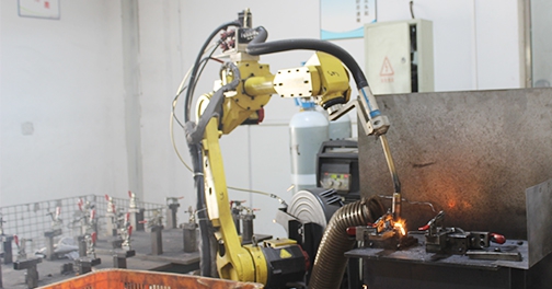 Automatic welding robot